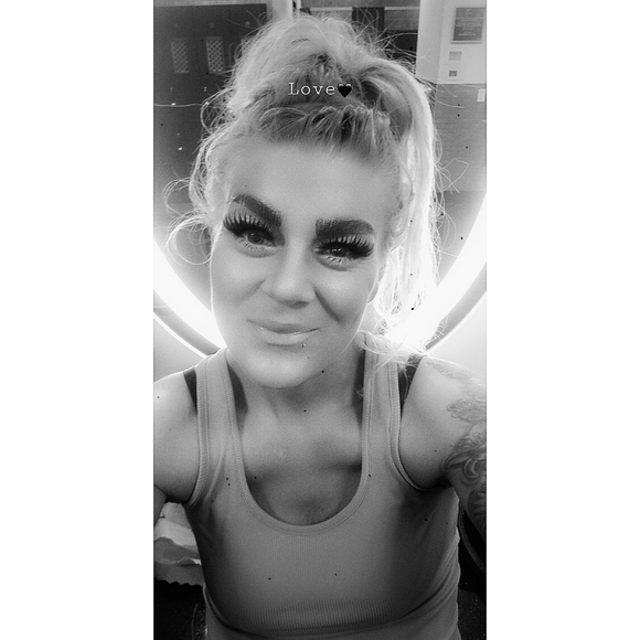 Meet your Posher, April - Picture 1 of 1